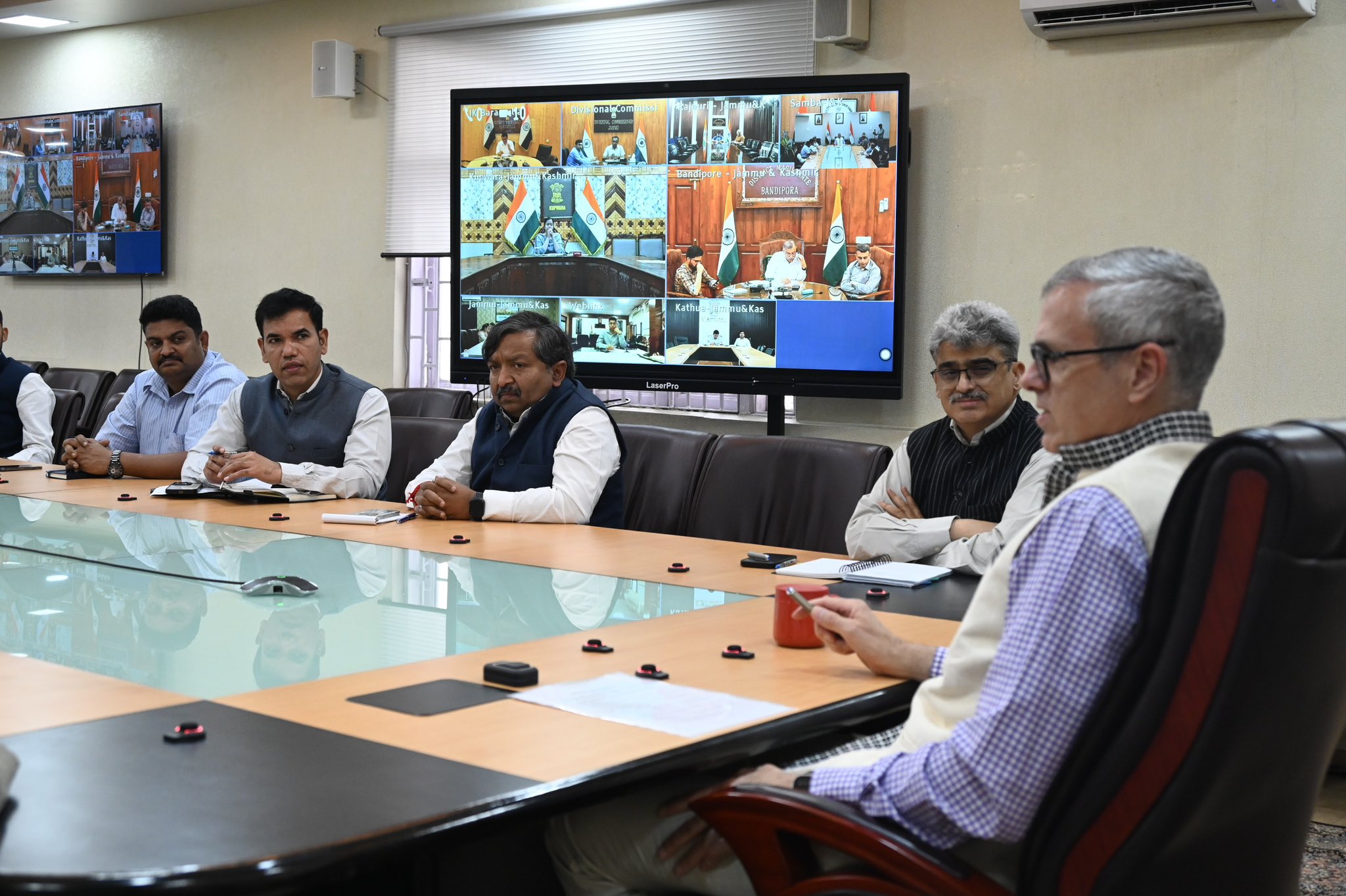 'Chief Minister Omar Abdullah Reviews Border Situation With DCs  To Enhance Prepradness'