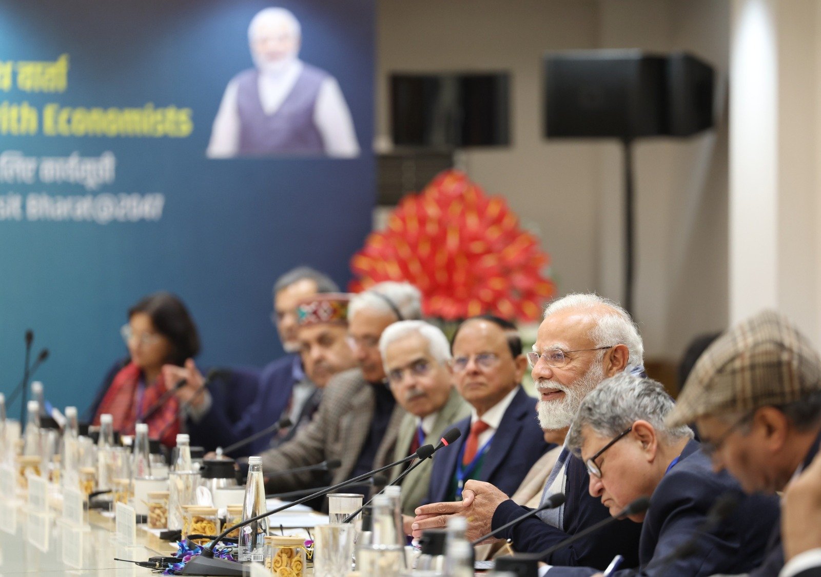 'PM Meets Eminent Economists at NITI Aayog'