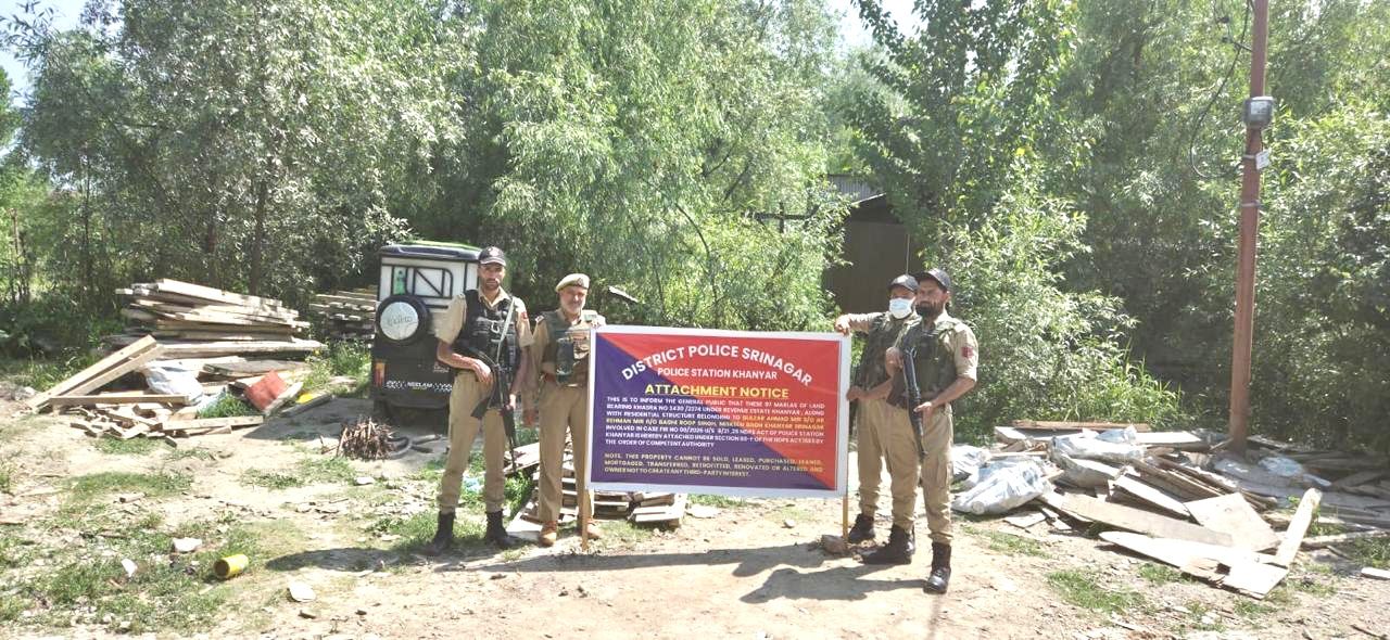 'Srinagar Police Attach Assets Worth Rs 6 Crore of  Drug Peddlers Under NDPS Act, Major Crackdown Under Nasha Mukt J&K Abhiyan Targets Properties Linked to Narcotics Trade'
