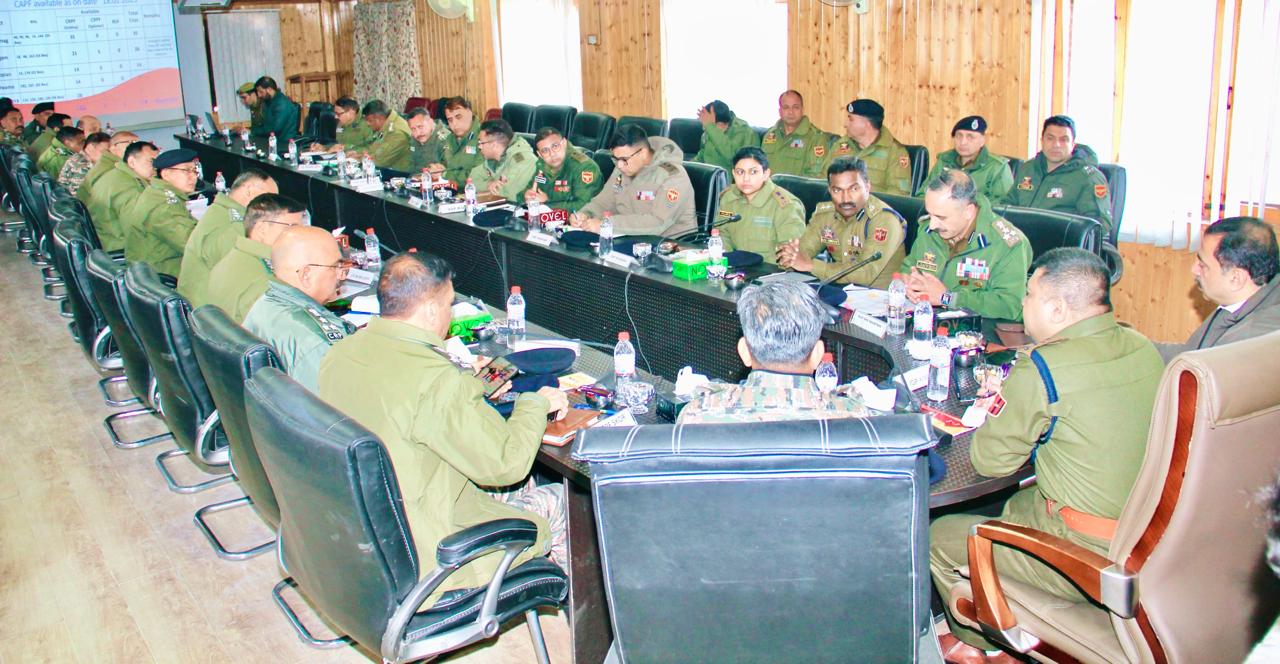 'IGP Kashmir V.K. Birdi Reviews Joint Security Preparedness in South Kashmir'
