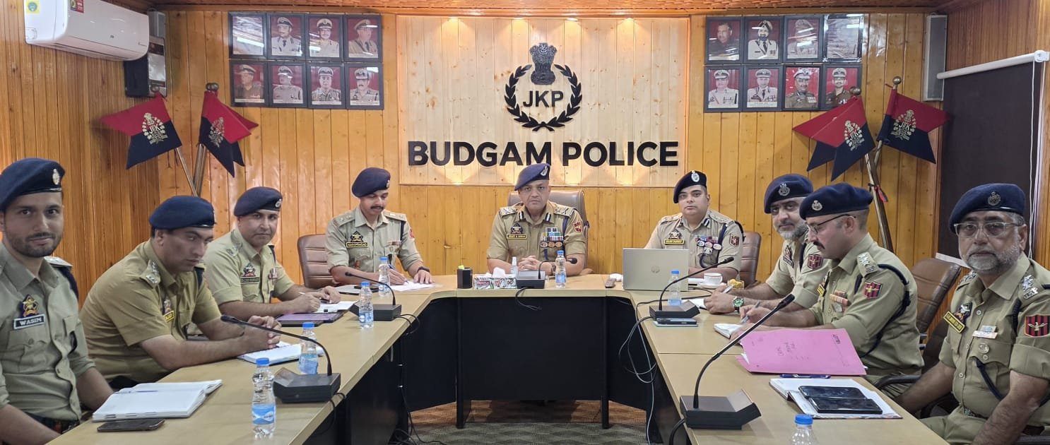 'IGP Kashmir Reviews Security and Crime Situation in Budgam'