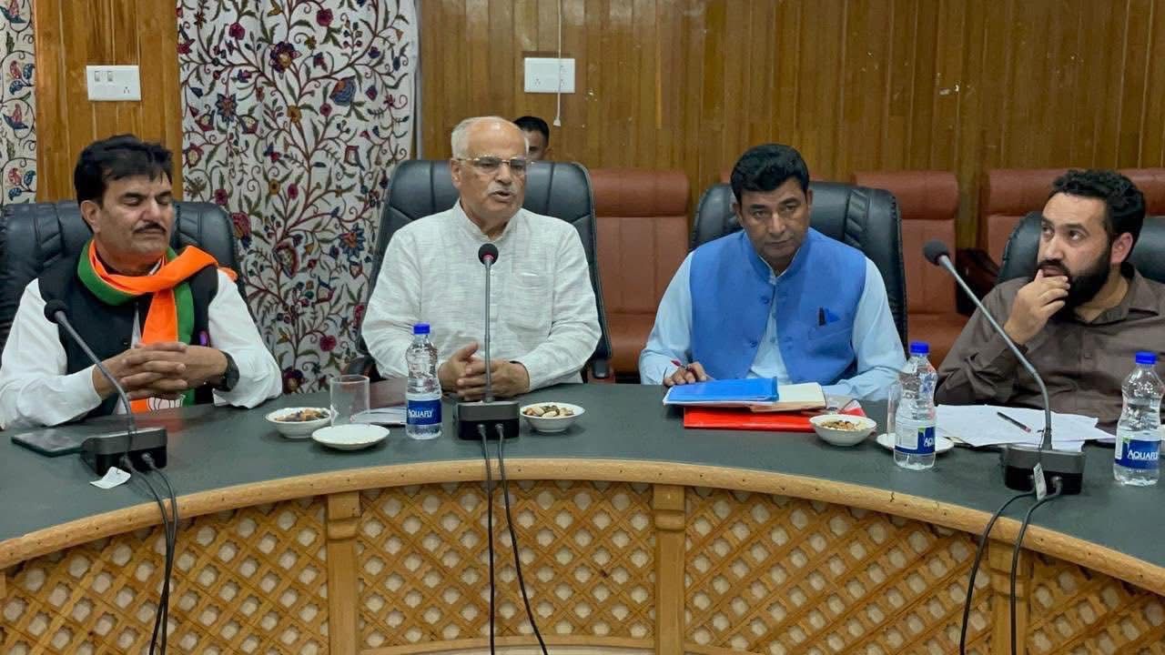 'Ashok Koul addresses BJP Kulgam meeting, stresses organizational strengthening, welfare of needy'