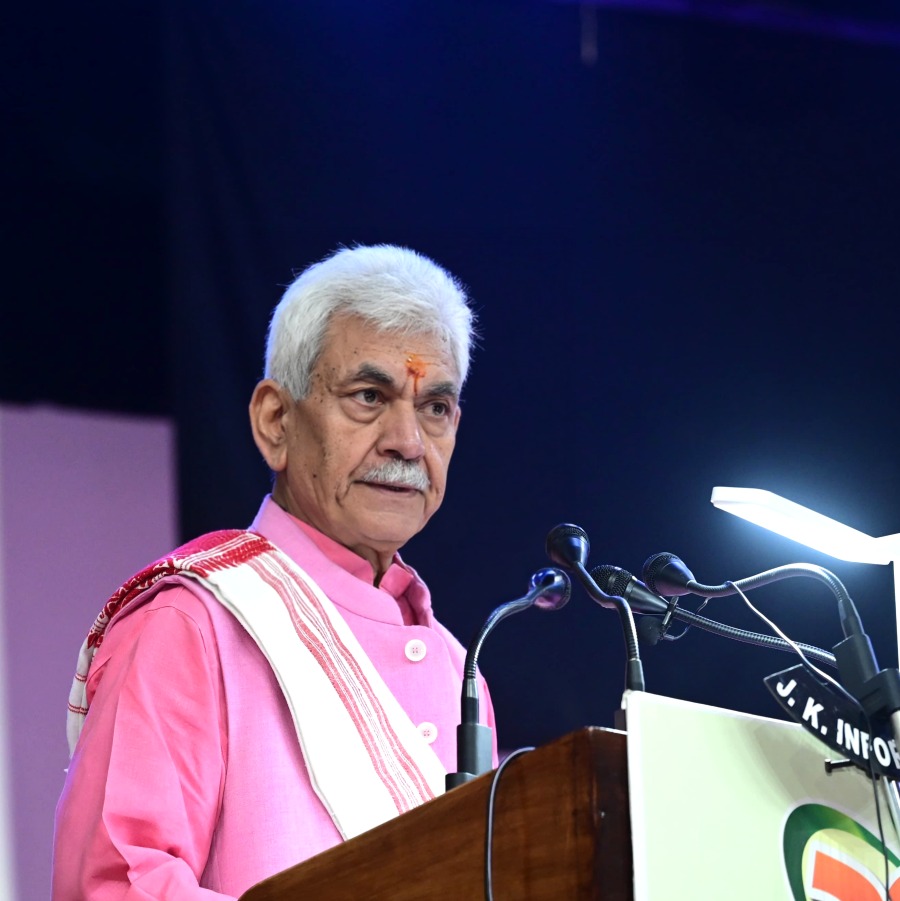 'LG expresses gratitude to PM, Union Agriculture Minister for advance release of PM-KISAN instalment to flood-affected J&K farmers  Rs.171 crore to benefit 8.55 lakh farmers across Jammu and Kashmir'