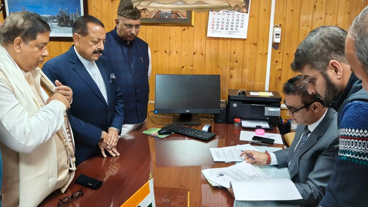 'Sat Sharma Files Nomination for Rajya Sabha Elections amid Presence of Senior BJP Leadership'