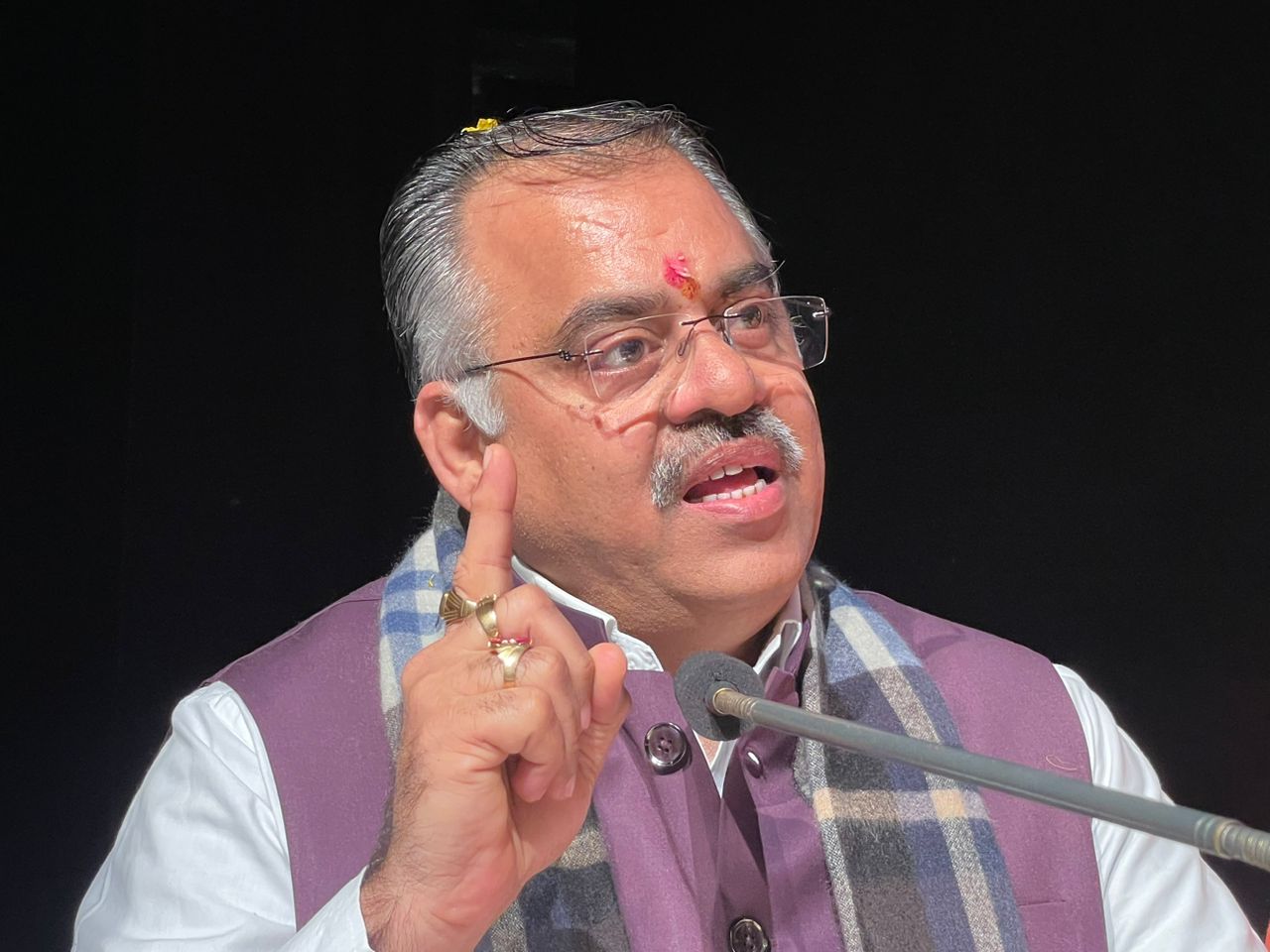 'CM  blatantly violating election code , Demands ECI’s urgent intervention : Says Chugh '