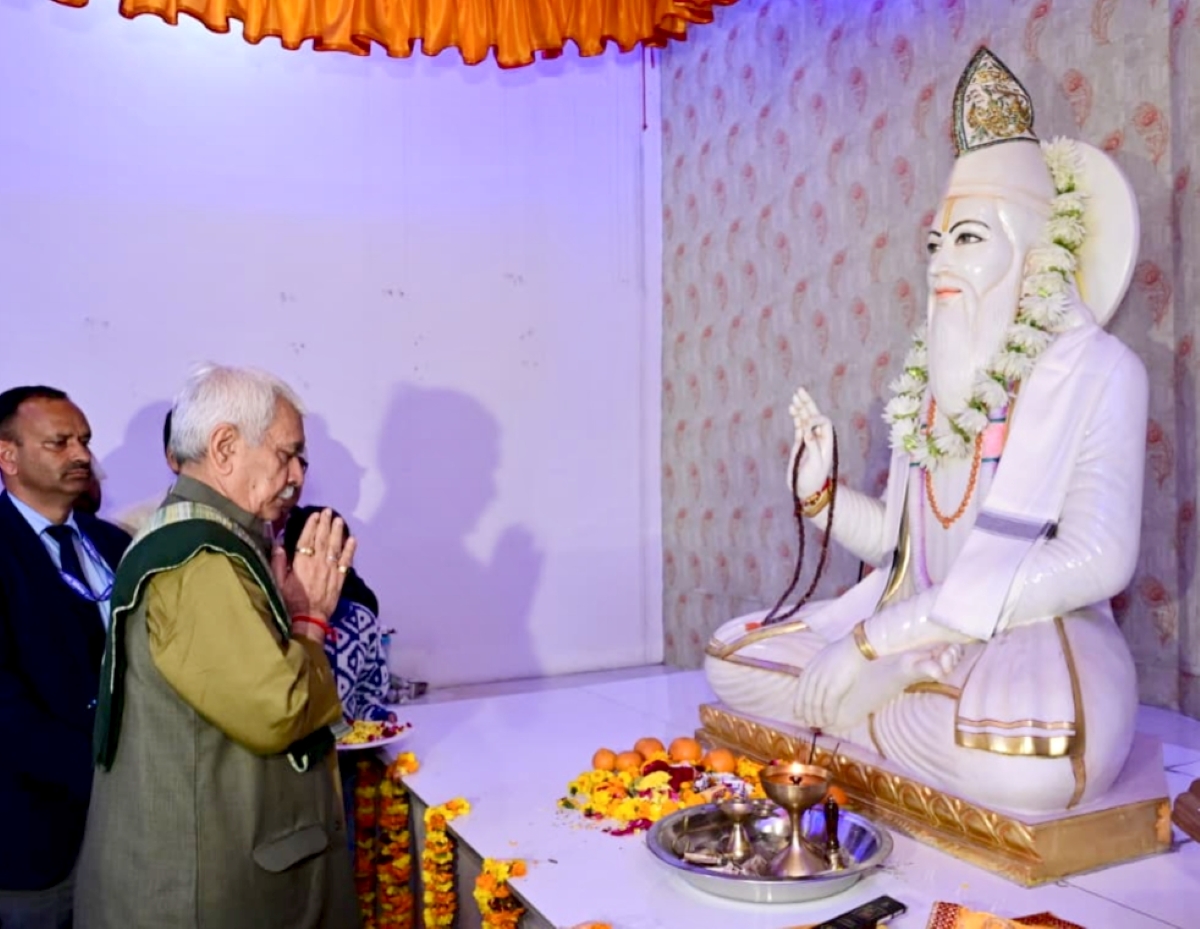 'LG Manoj Sinha attends Sant Kabir Nirvan Diwas event in Bishnah, calls for inclusive and progressive India'