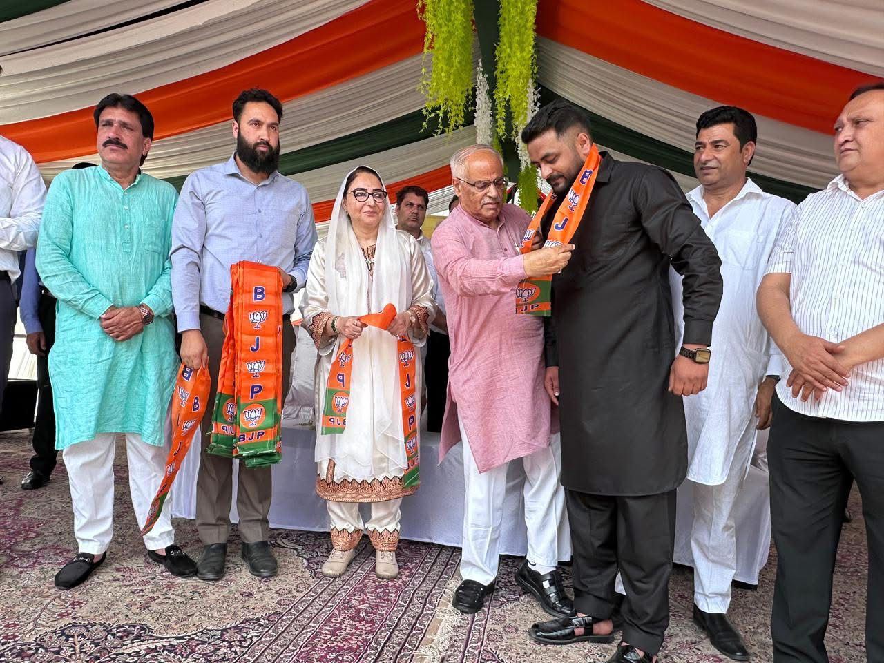 'Hundreds Join BJP in Srinagar as Party Claims Growing Support Across Kashmir'