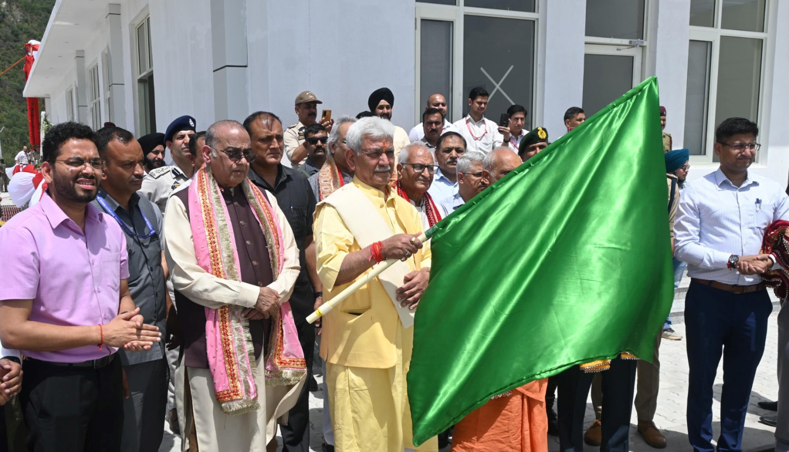 'LG Manoj Sinha Inaugurates Modern Vaishno Devi Helipad, Boosts Pilgrim Connectivity and Religious Tourism'