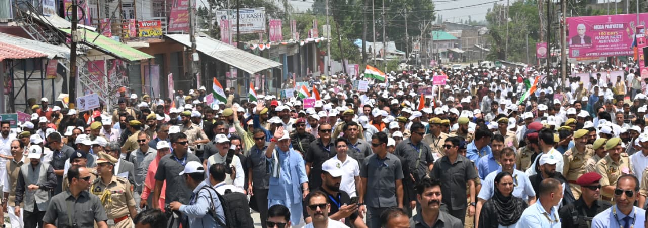 'LG Leads Massive Anti-Drug Padyatra in Kulgam, Links Campaign to Fight Against Narco-Terrorism'