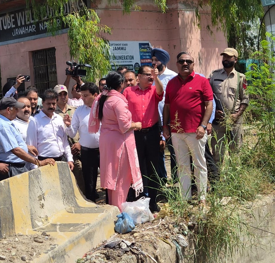 'Deputy CM inspects Jeevan Nagar Bridge project, assesses restoration works at Mubarak Mandi Heritage Complex'