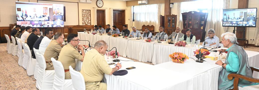 'LG Reviews Amarnath Yatra Preparations, Directs Timely Completion of Pilgrim Facilities'