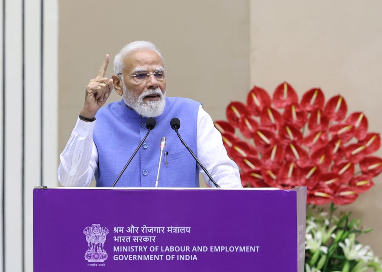 'PM Modi Launches  Rs.2,400 Crore Employment Incentives; Over 53,000 Youth in J&K Benefit Under PM-VBRY'