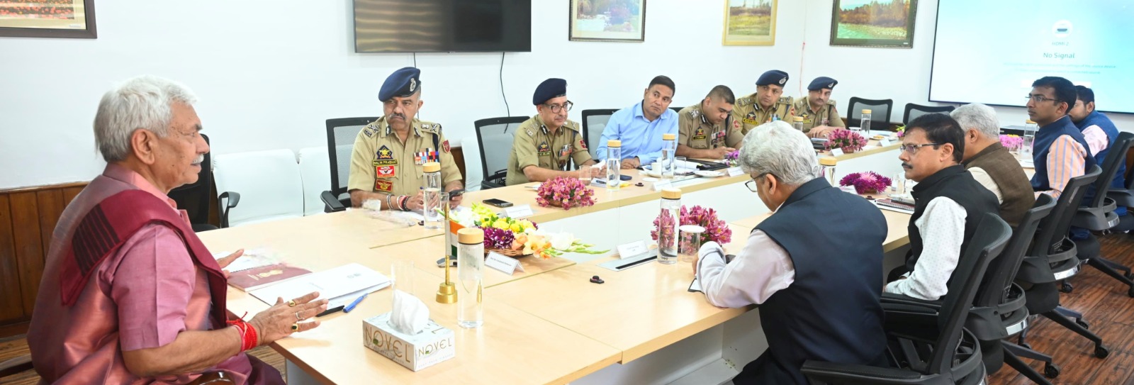 'LG Reviews Muharram Preparedness, Orders Comprehensive Traffic Plan for Muharram and Amarnath Yatra'