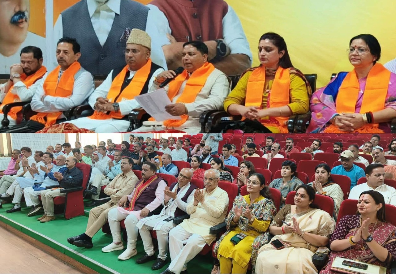 'J&K BJP Holds Introductory Meeting with Newly Appointed Seh-Prabhari Reena Kashyap ,     Sat Sharma calls for intensified organisational efforts; Ashok Koul stresses commitment to core value  '