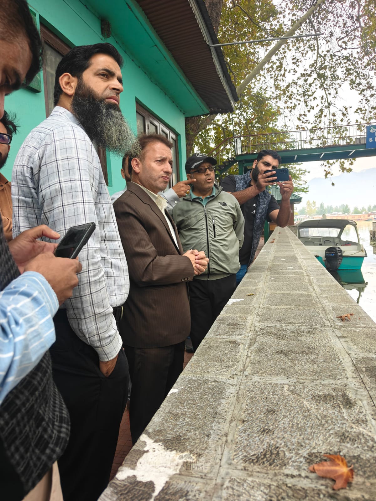 'Vice Chairman JKLCMA visits Tchunti Khul, Dal Lock Gate to review Water Flow and Hydraulic Infrastructure'