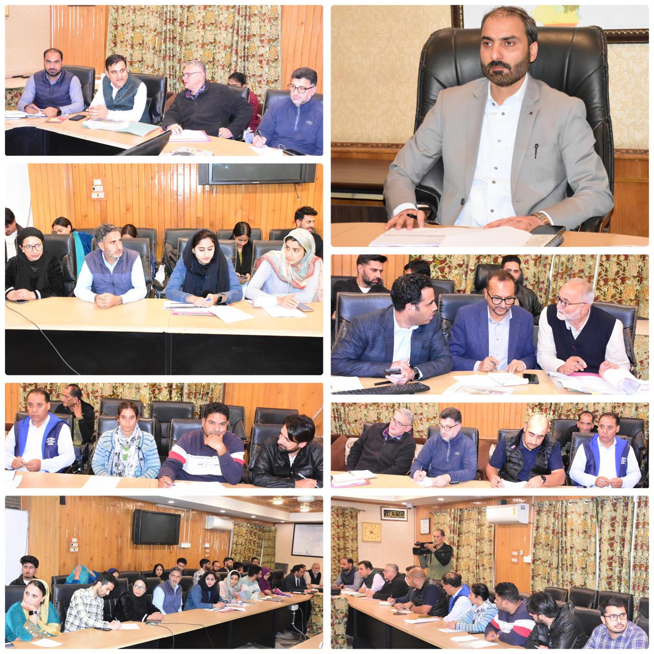 'SMC Commissioner Reviews Compliance with MDC Directions to Improve Traffic Management in Srinagar'