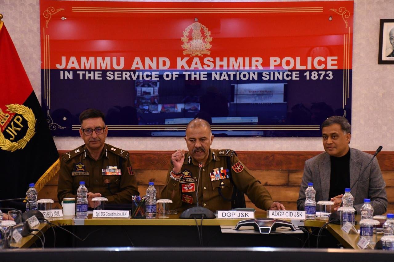 'DGP Nalin Prabhat Reviews Security Scenario, Stresses Intelligence-Led Anti-Terror Operations'
